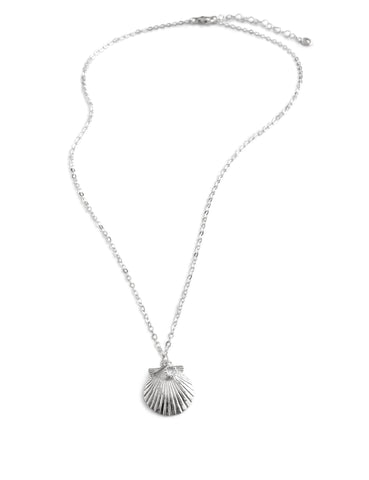 Short silver seashell necklace